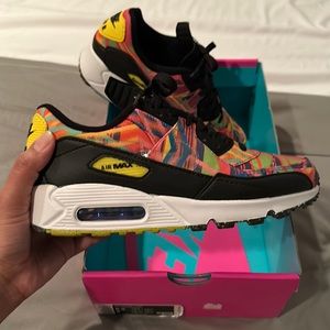 Air Max 90 La Familia size 6.5 Men / 8 Women